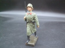 Lineol  Soldat im Mantel